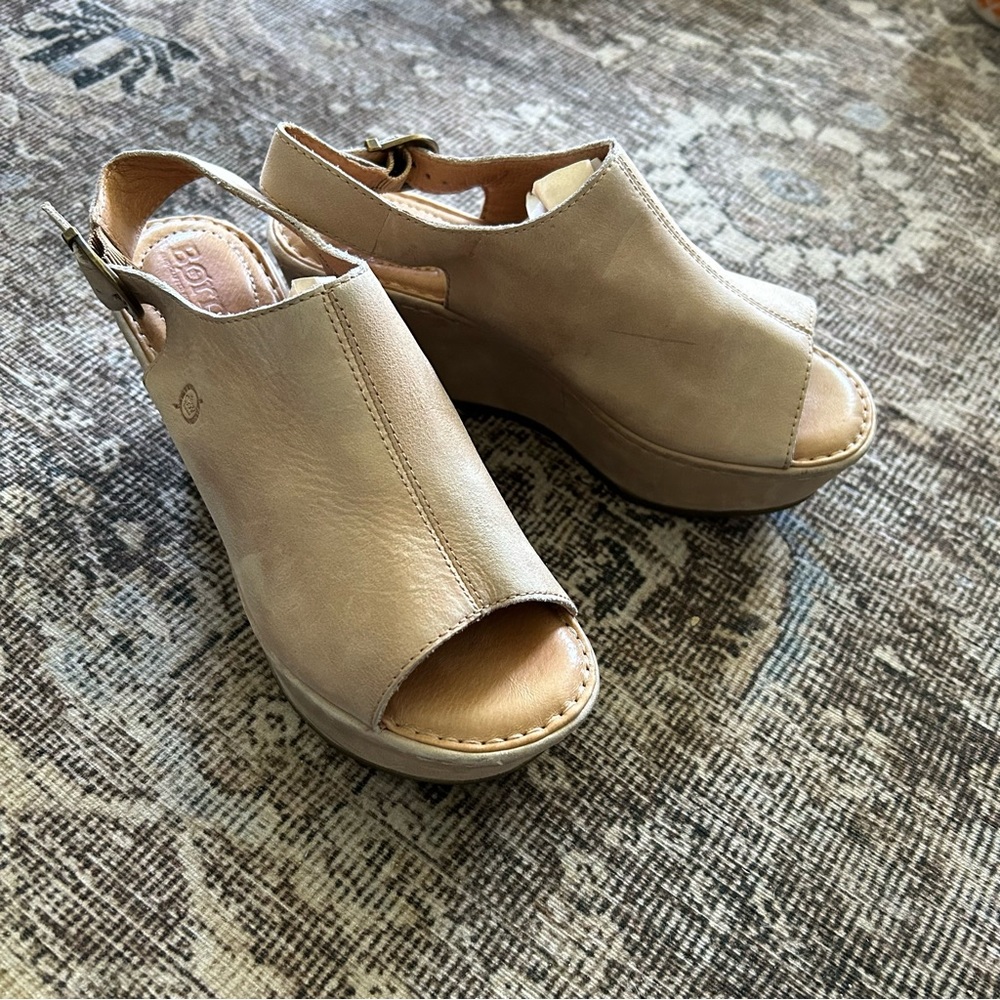 Born Comfort Platform Wedges in Neutral Tan, Size 6